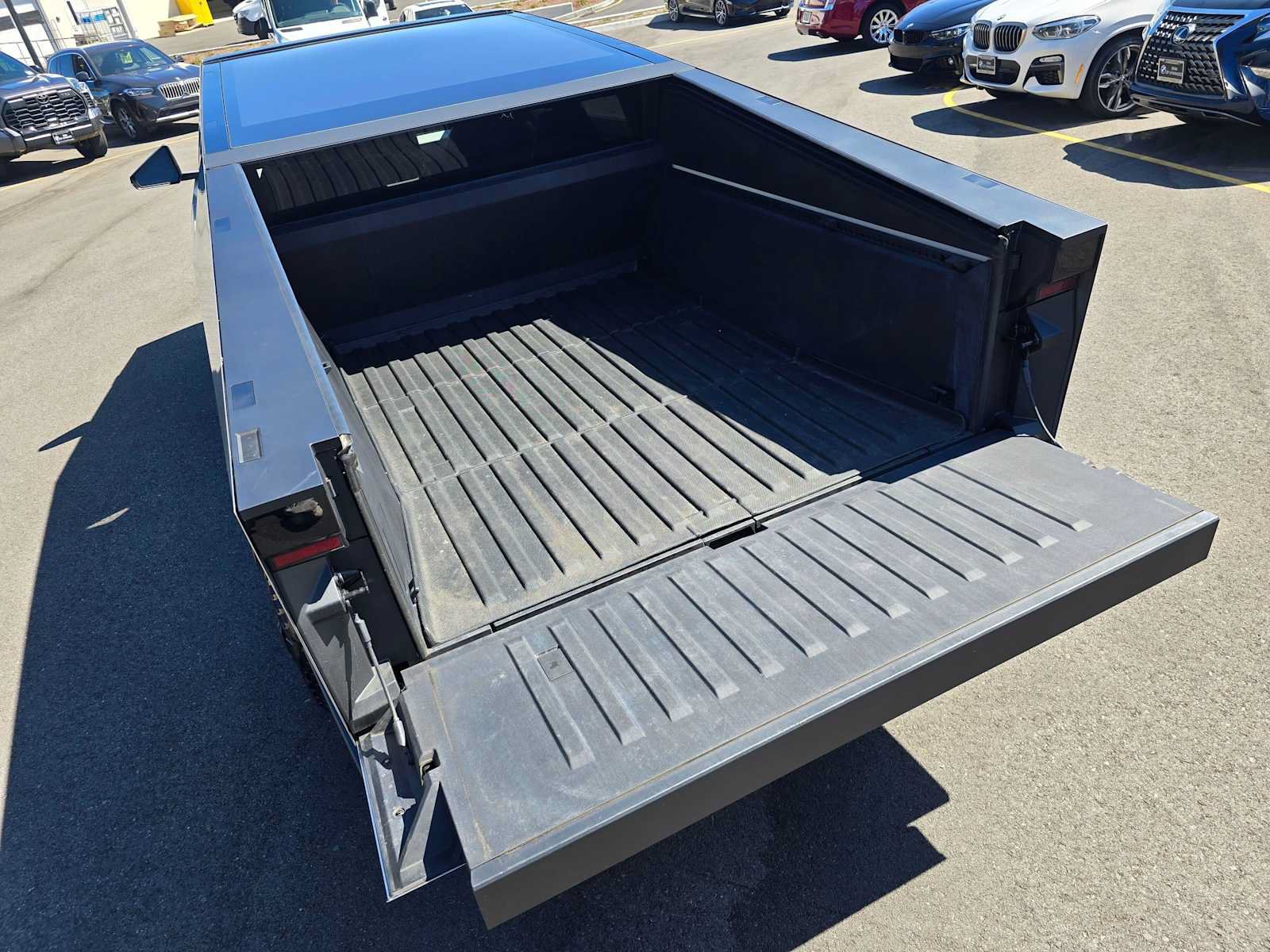 Used 2024 Tesla Cybertruck Cyberbeast AWD/4WD image 15