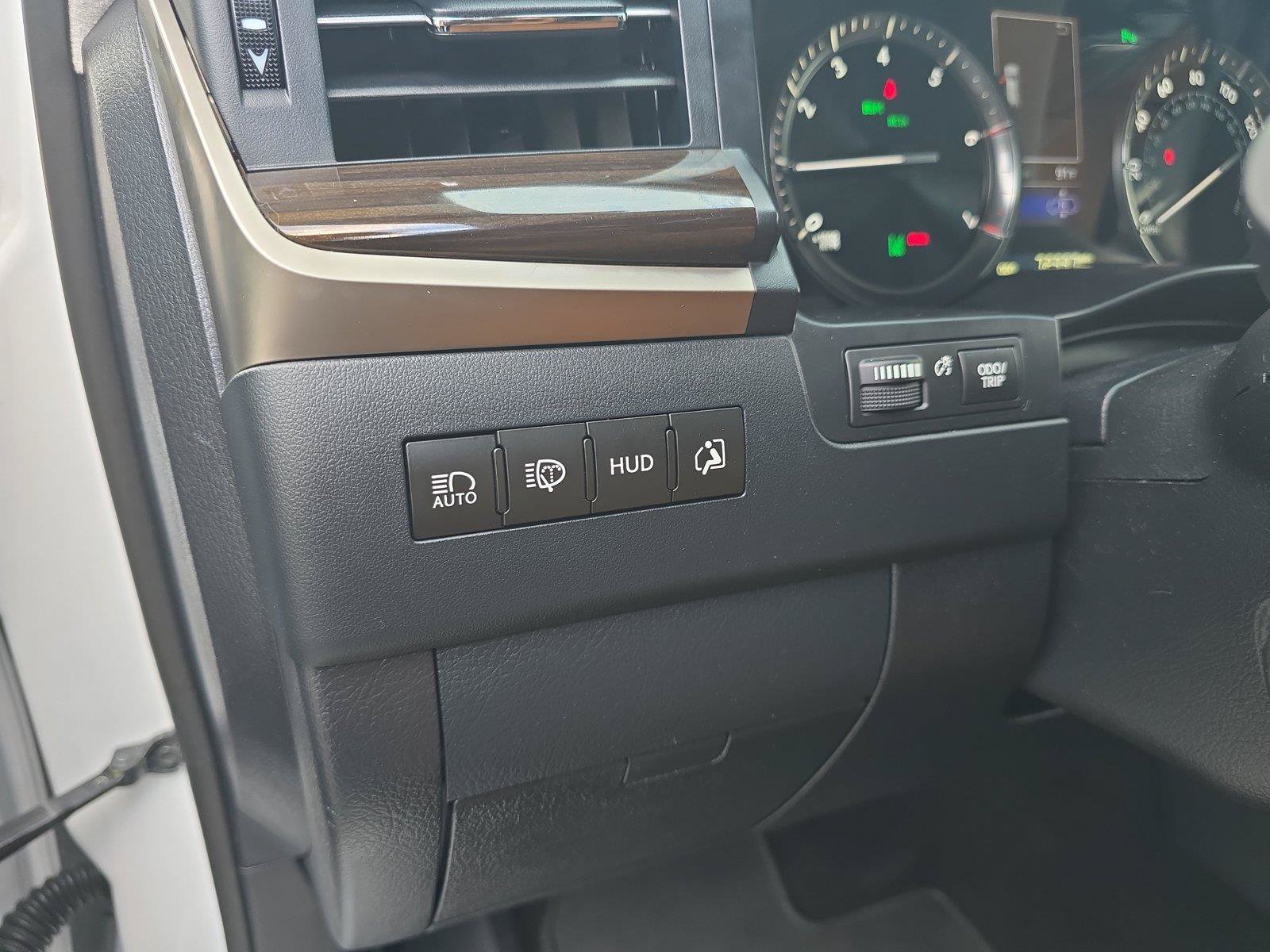 Used 2021 Lexus LX 570 4WD w/ Luxury Package image 23
