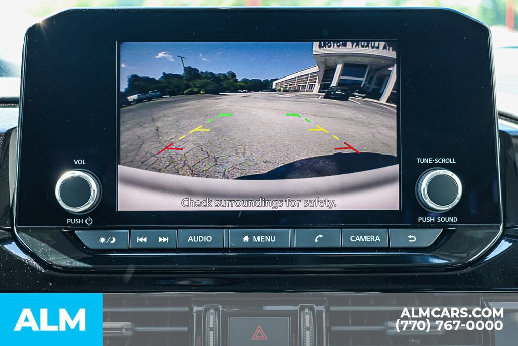 Used 2025 Nissan Pathfinder SV FWD image 38