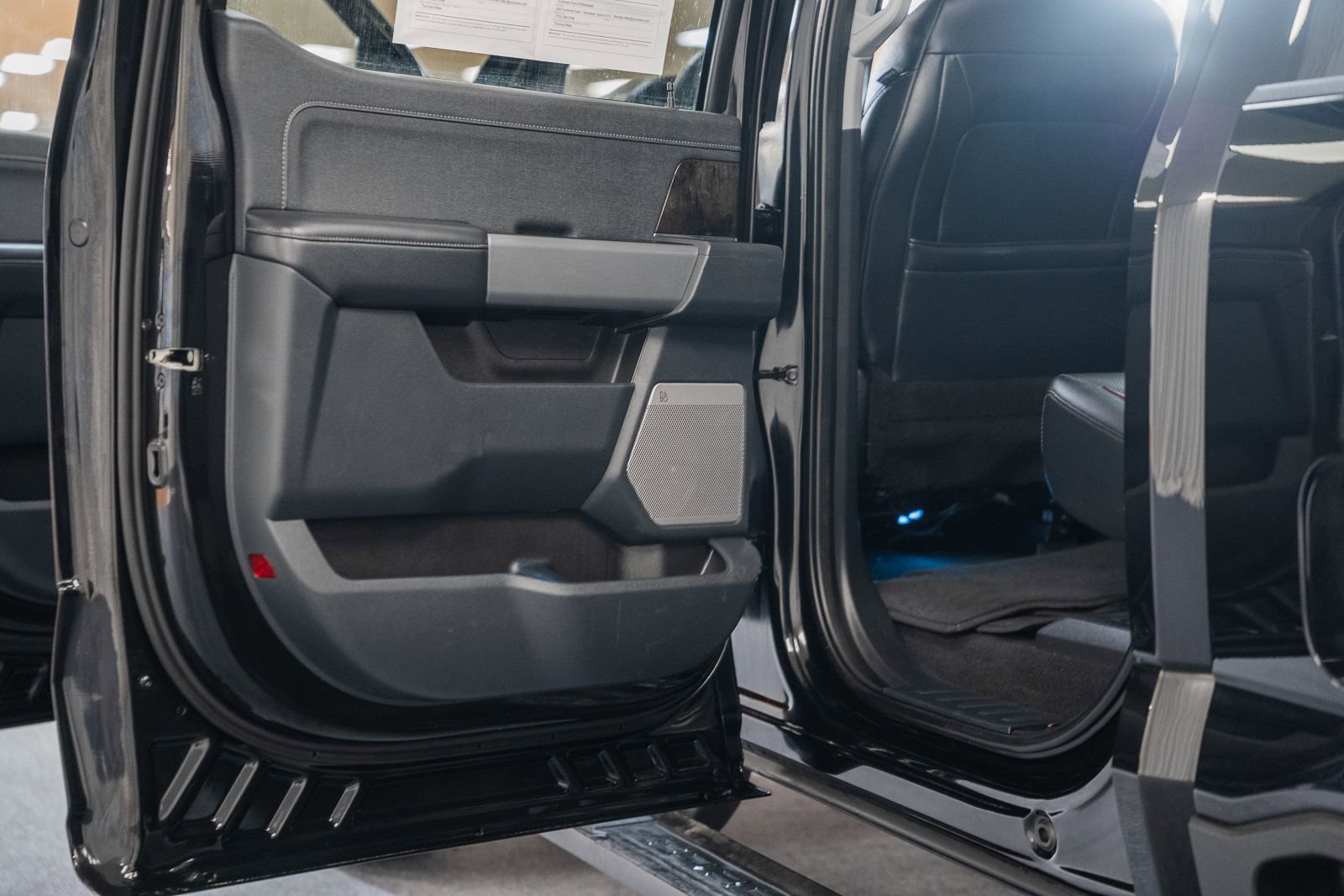 Used 2024 Ford F250 Lariat w/ Lariat Ultimate Package image 48