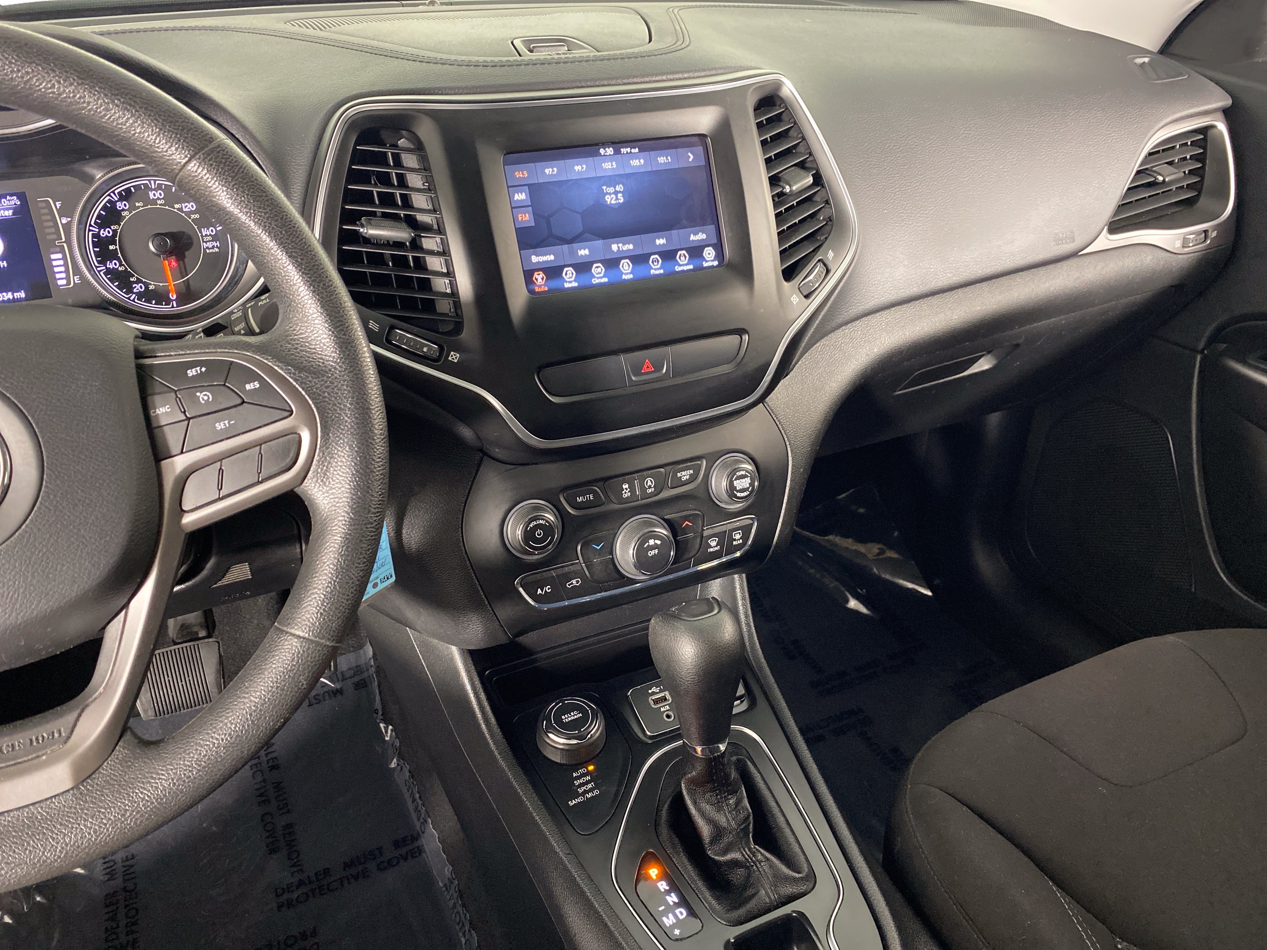 Used 2019 Jeep Cherokee Latitude w/ Popular Appearance Group AWD/4WD image 26