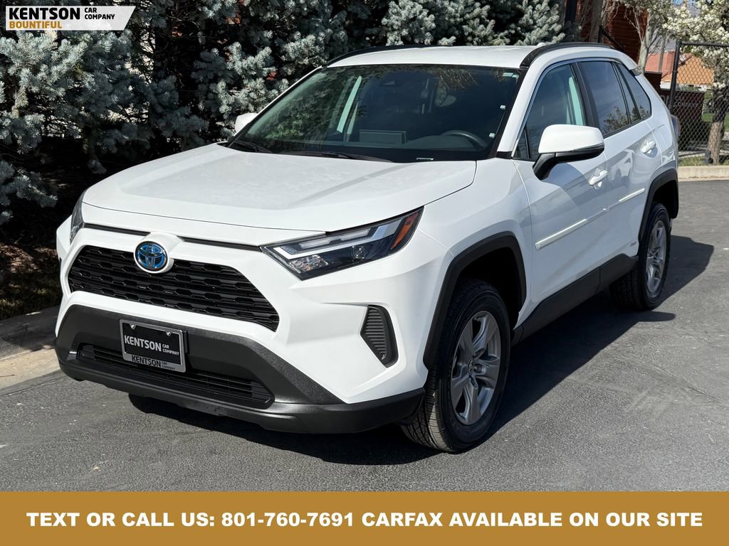 Used 2024 Toyota RAV4 LE image 3