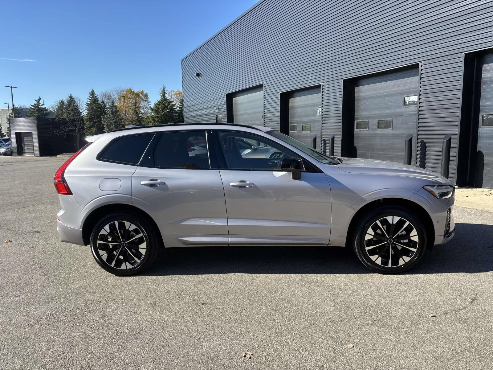 Used 2026 Volvo XC60 B5 Plus w/ Protection Package Premier AWD/4WD image 8