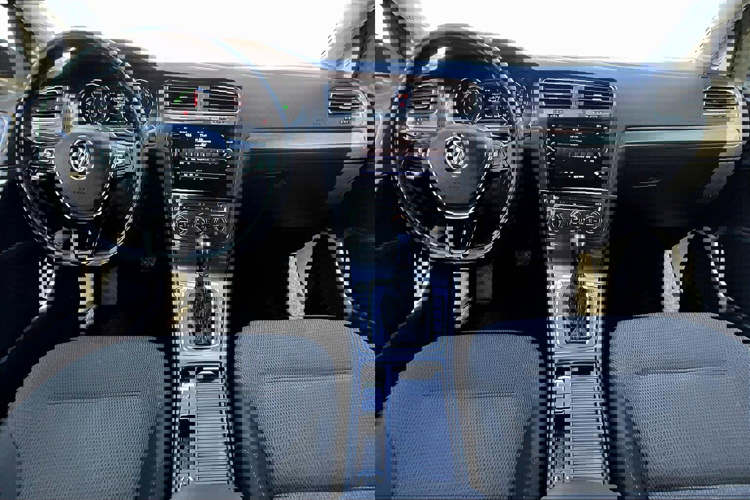 Used 2013 Volkswagen GTI w/Sunroof & Navi image 14