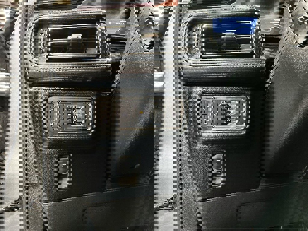 Used 2021 Lincoln Nautilus Reserve image 13