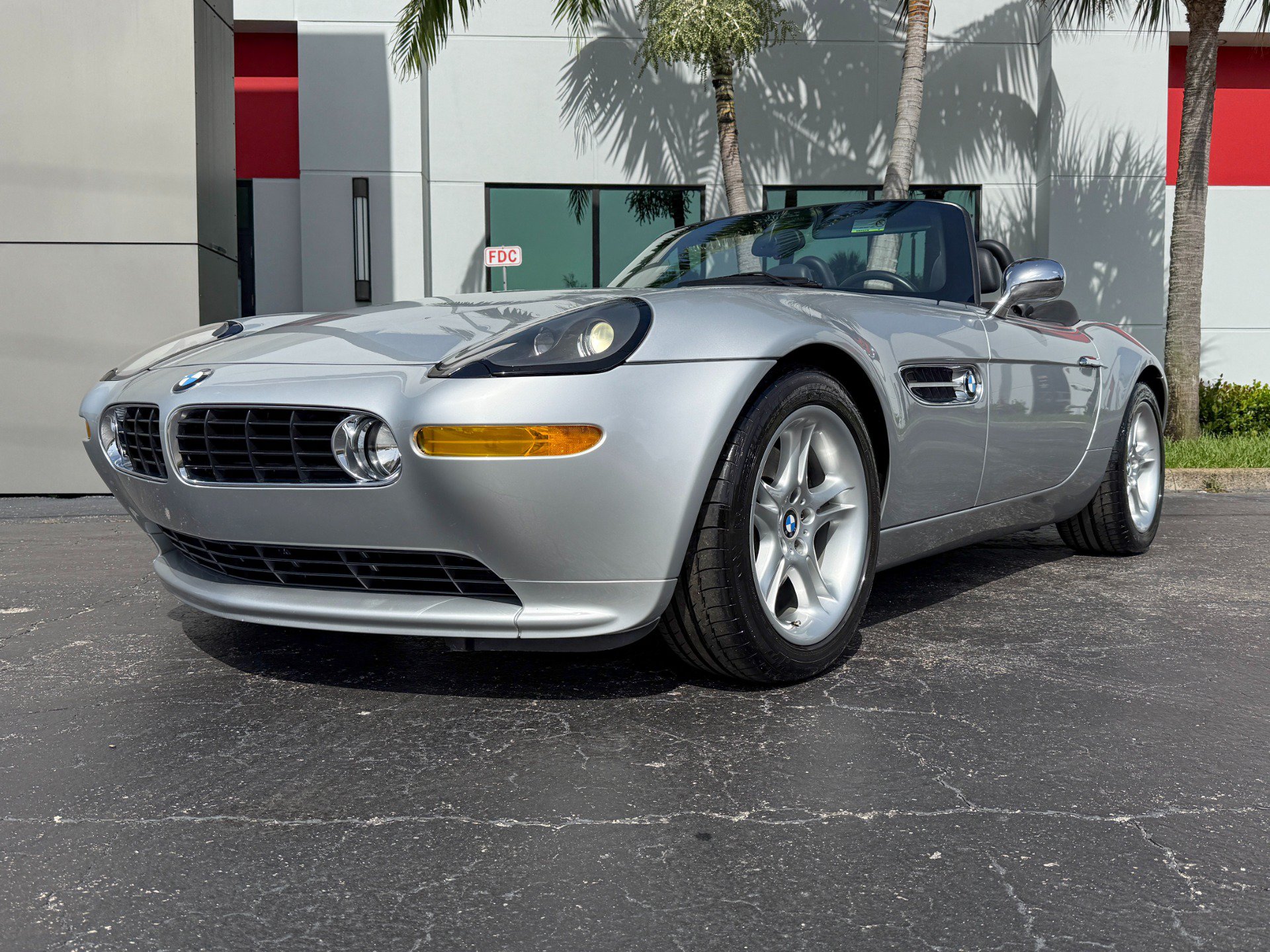 Used 2002 BMW Z8 RWD image 4