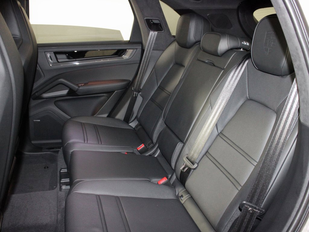 New 2026 Porsche Cayenne GTS image 35