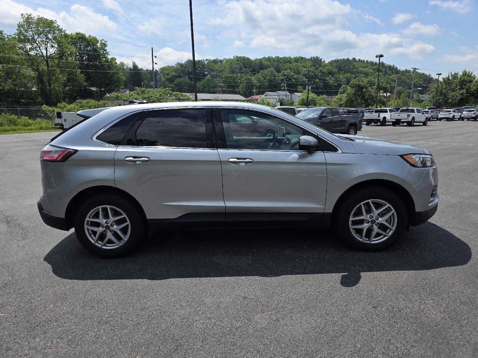 Used 2023 Ford Edge SEL AWD/4WD image 8