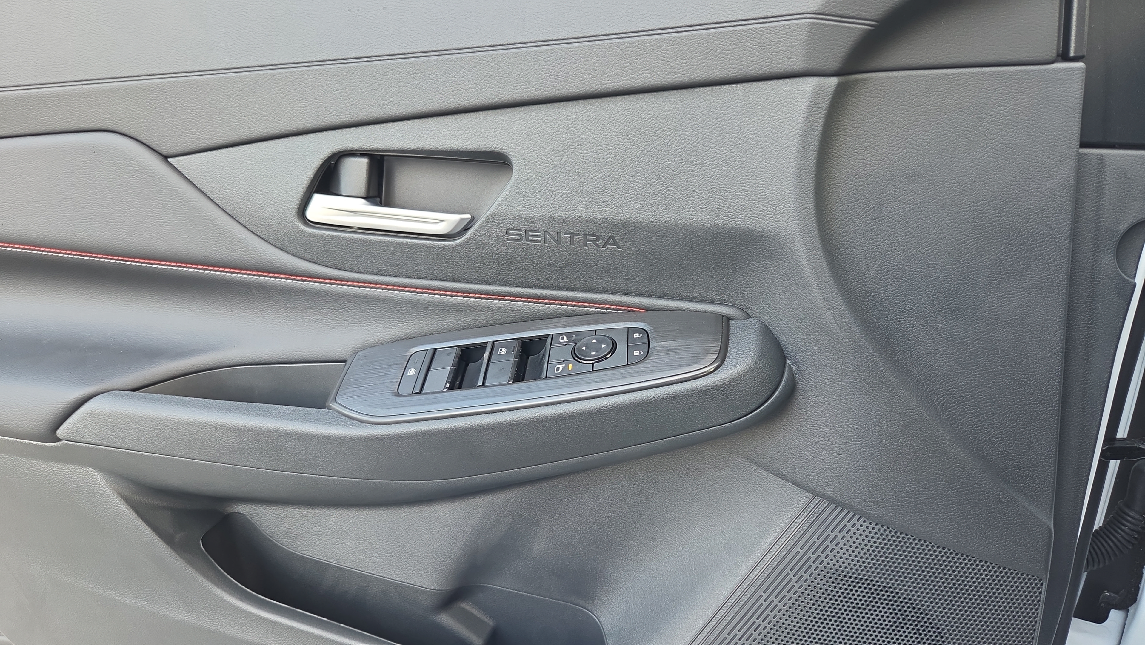 New 2027 Nissan Sentra SR w/ Floor Mat Package FWD image 32
