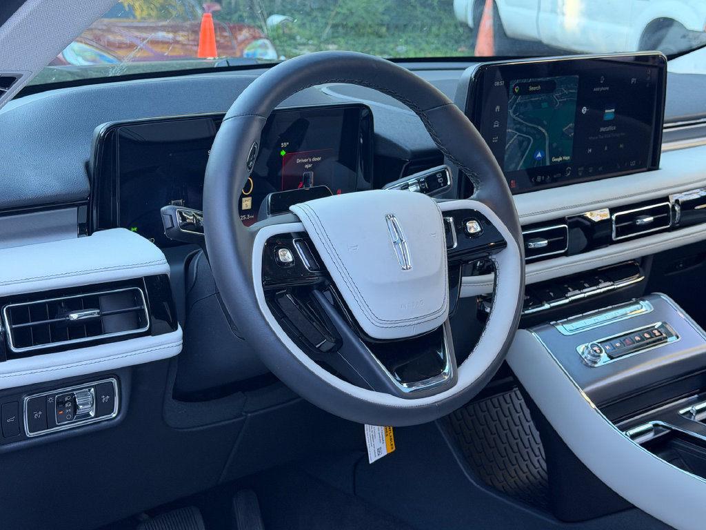 New 2026 Lincoln Aviator AWD image 16