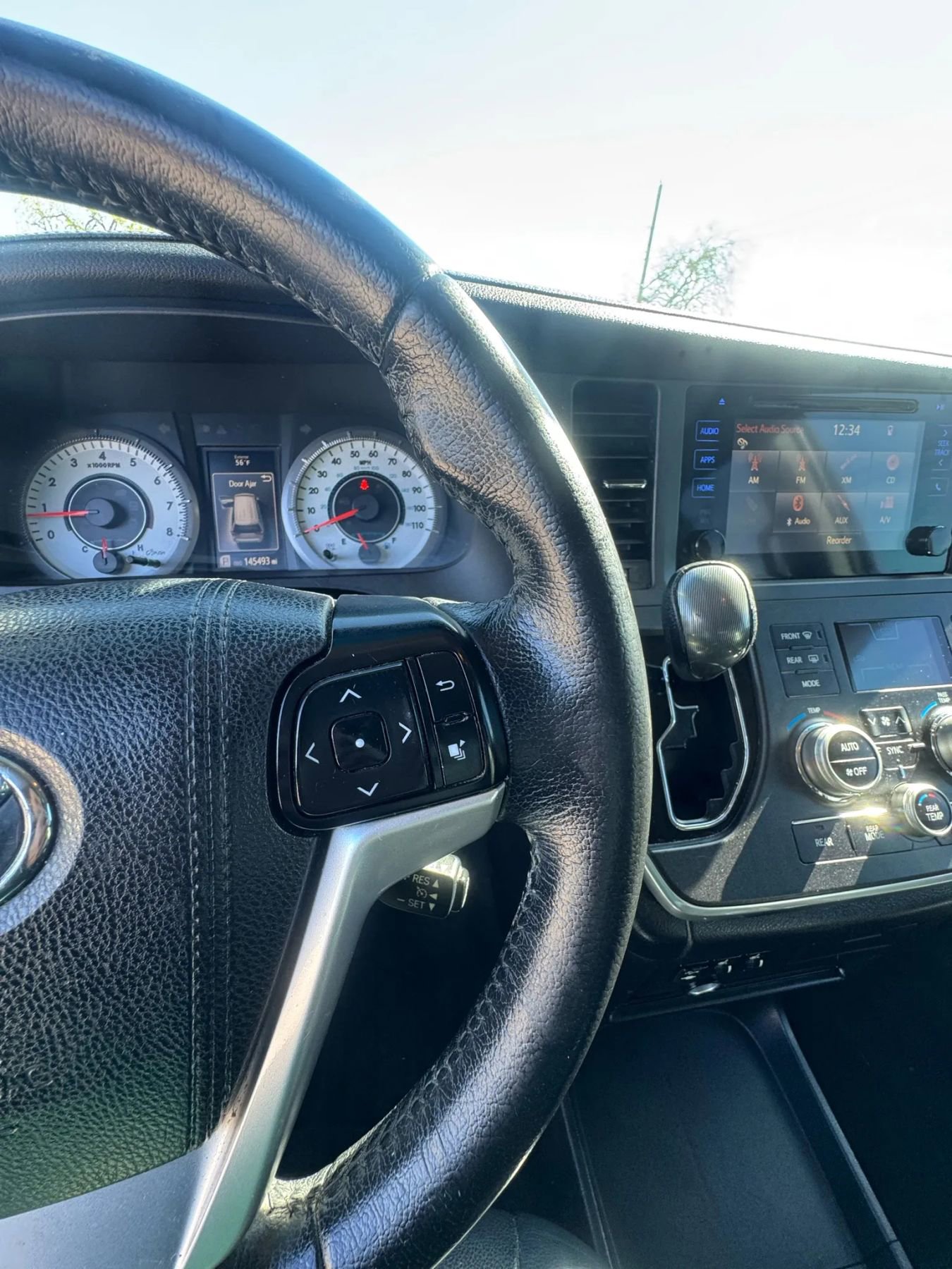 Used 2015 Toyota Sienna SE image 14