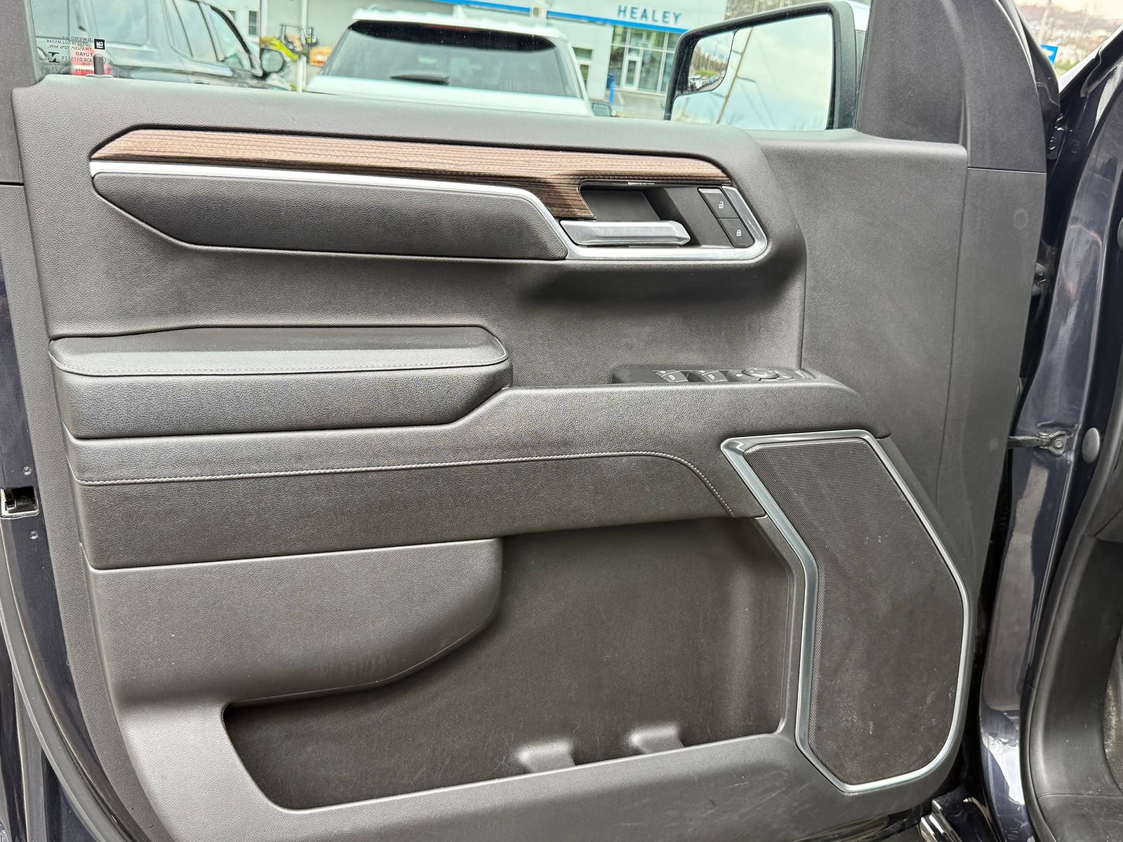 Used 2023 Chevrolet Silverado 1500 LT AWD/4WD image 14