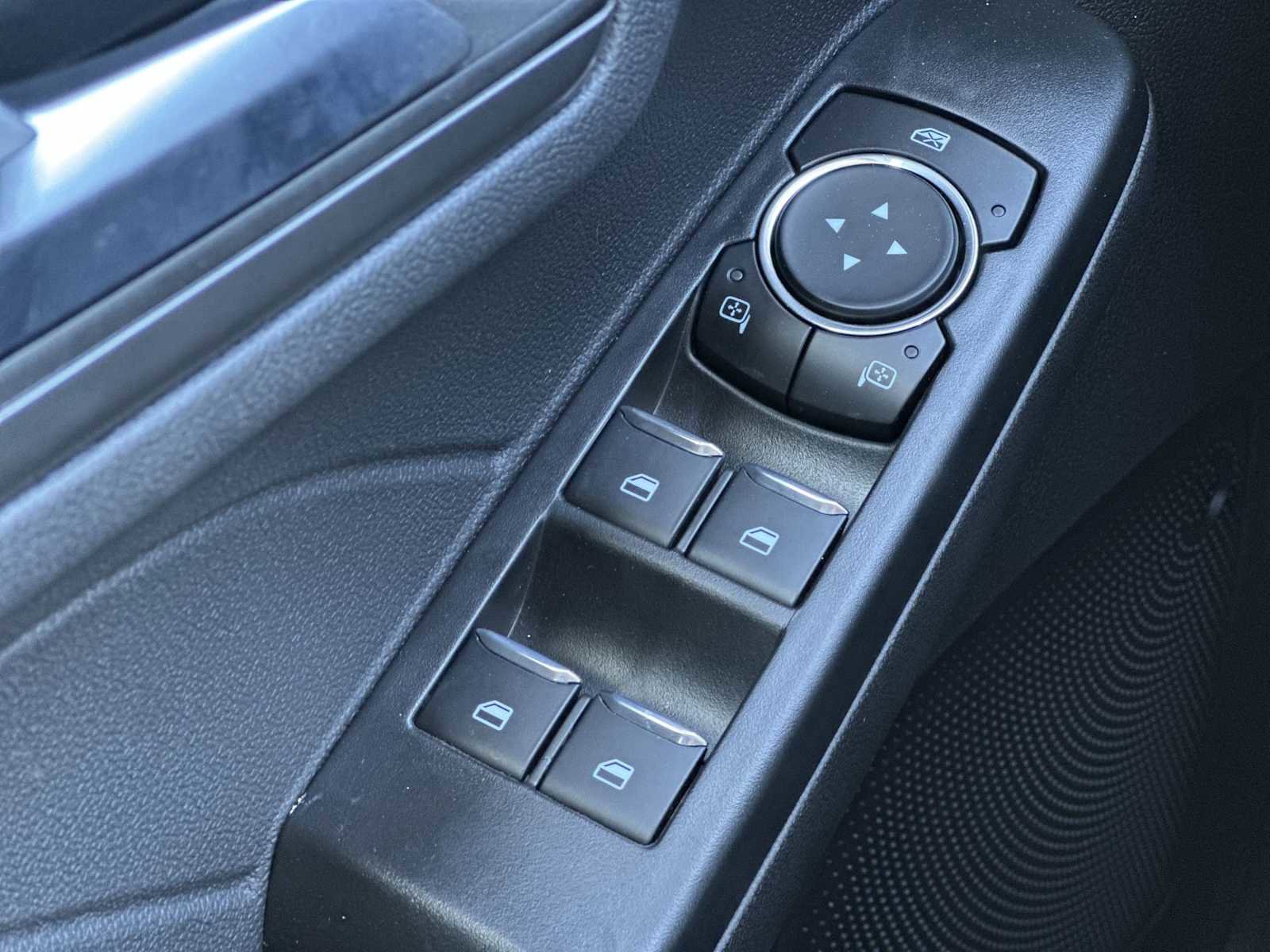 Used 2024 Ford Escape SE image 15