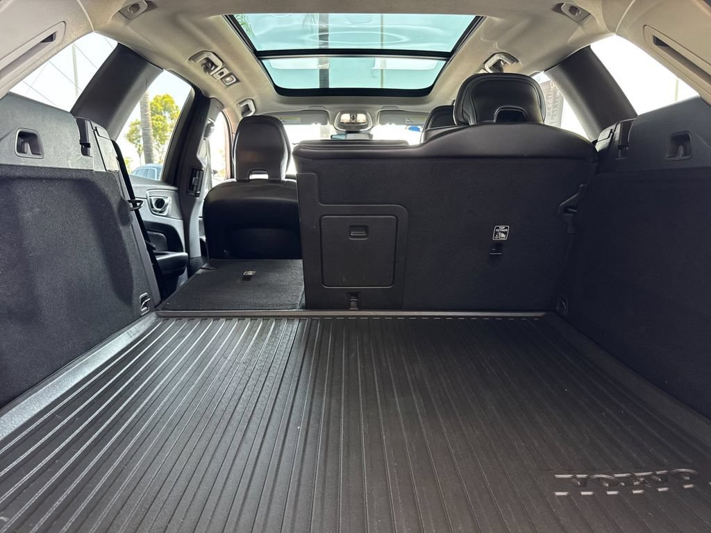 Certified 2023 Volvo XC60 B5 Core w/ Climate Package AWD/4WD image 14