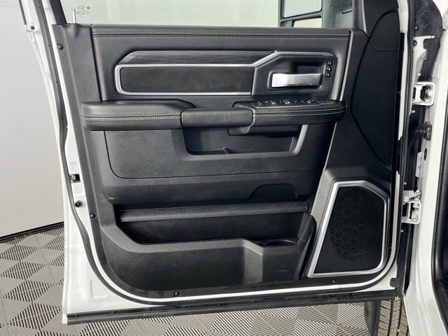 Used 2024 RAM 3500 Laramie w/ Night Edition image 21