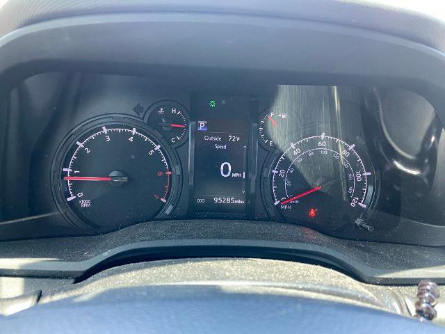 Used 2022 Toyota 4Runner SR5 Premium w/ Moonroof Package AWD/4WD image 19