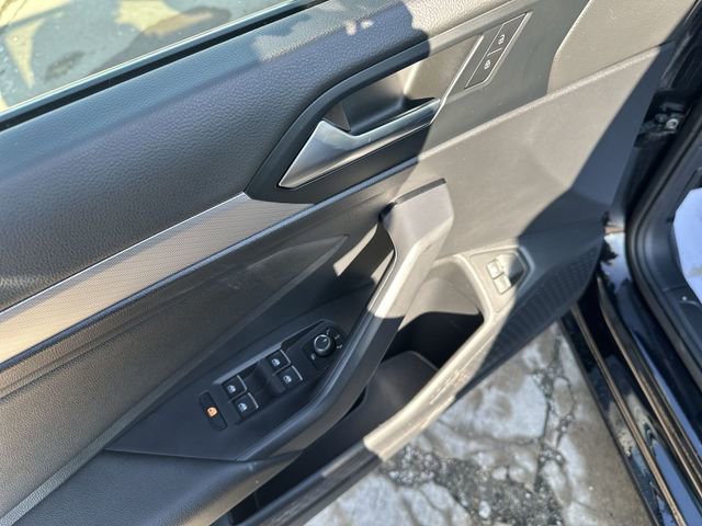 Used 2021 Volkswagen Jetta SE w/ SE Cold Weather Package image 25