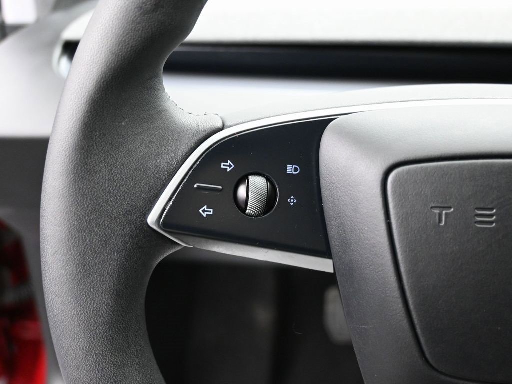 Used 2024 Tesla Model 3 Standard Range image 18