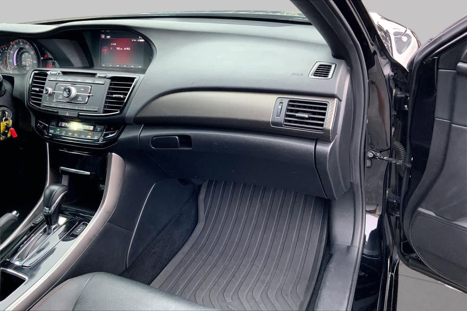 Used 2017 Honda Accord Sport Special Edition image 17