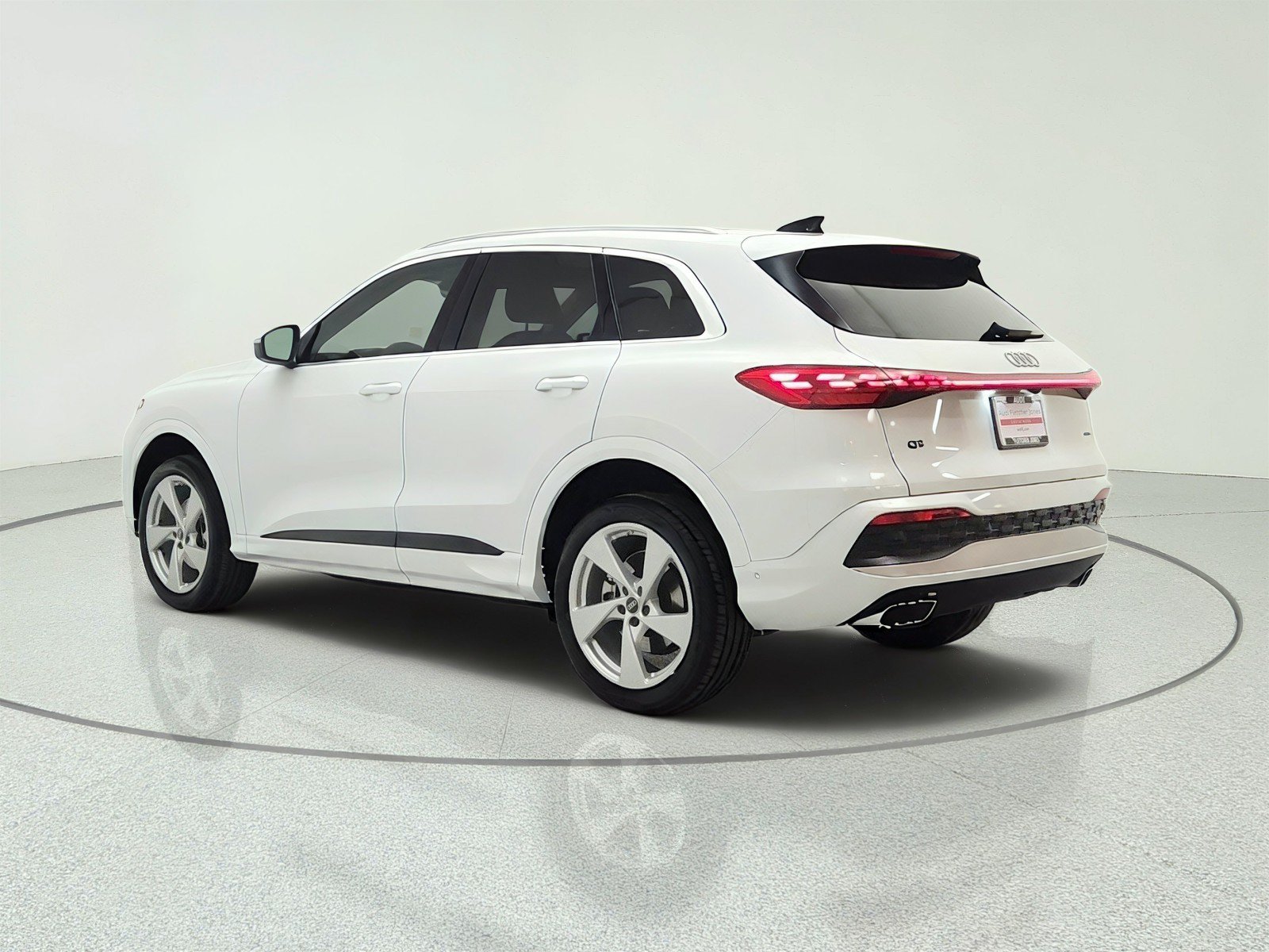 Used 2025 Audi Q5 Premium Plus w/ Premium Plus AWD/4WD image 7