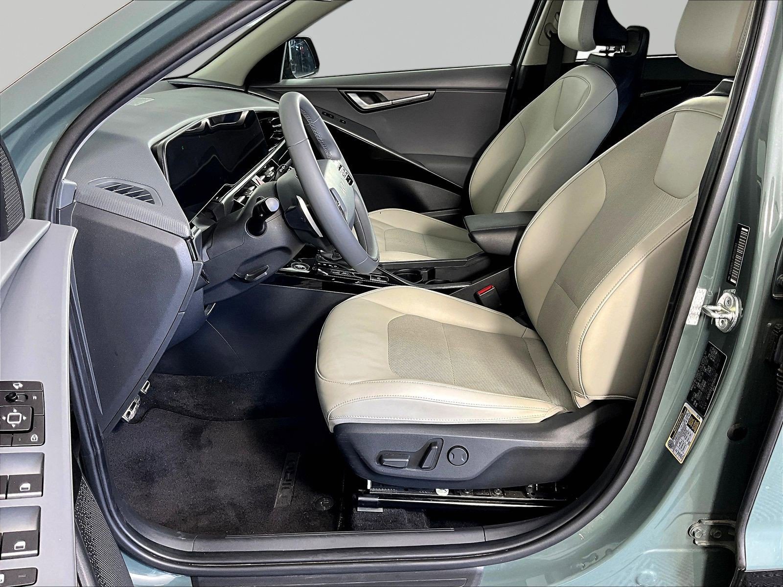 Certified 2023 Kia Niro EX Touring FWD image 19