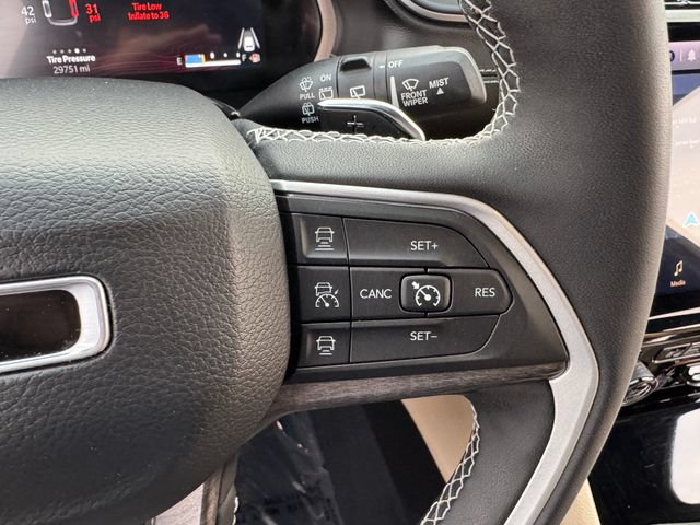 Used 2023 Jeep Grand Cherokee L Limited AWD/4WD image 24