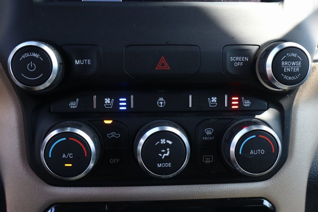 Used 2022 RAM 1500 Laramie AWD/4WD image 37