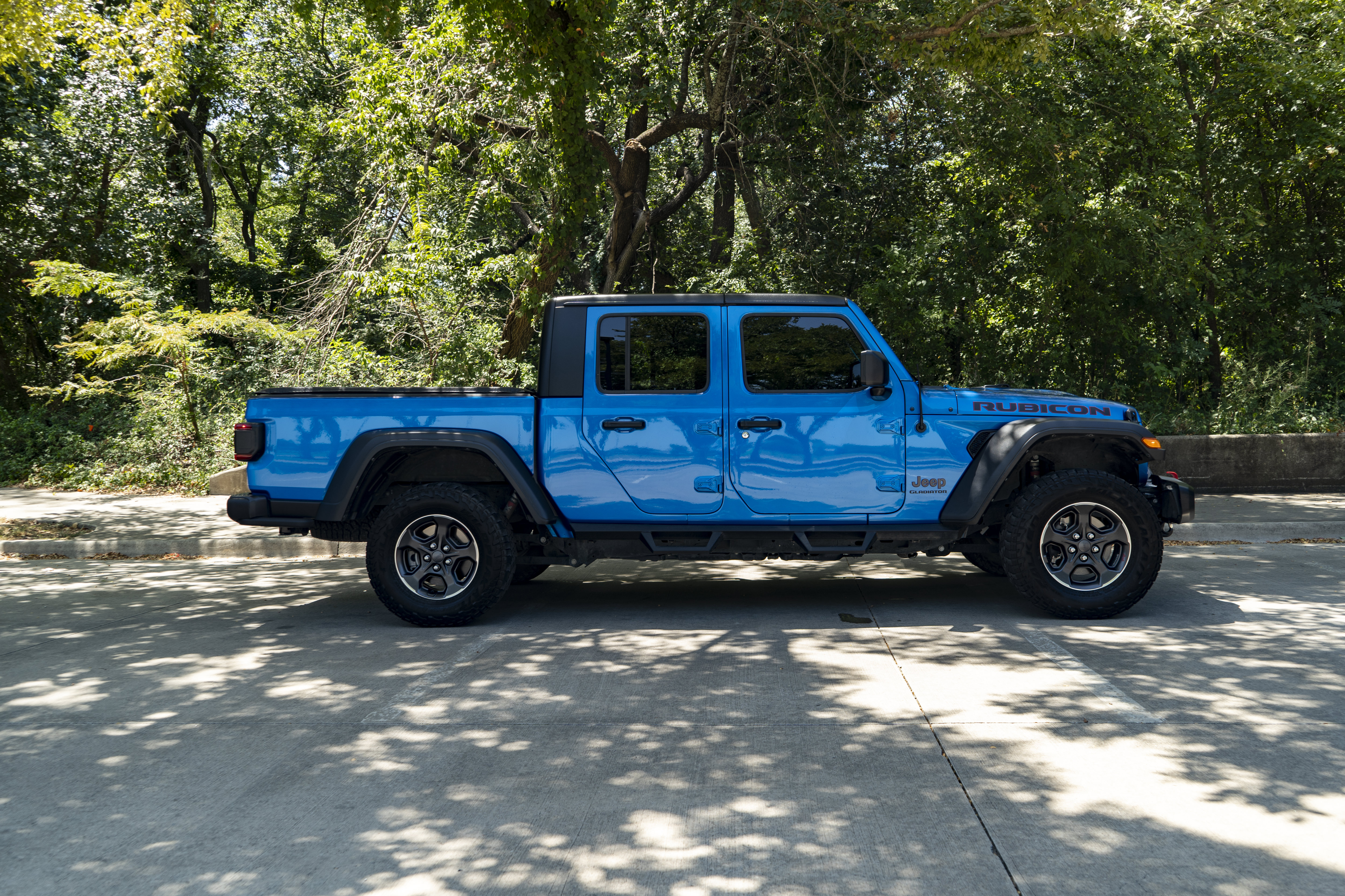 Used 2021 Jeep Gladiator Rubicon AWD/4WD image 10