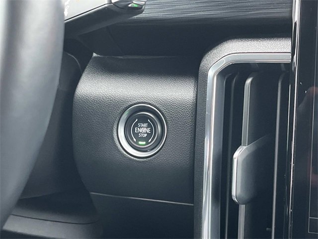 Used 2024 GMC Acadia Elevation image 16