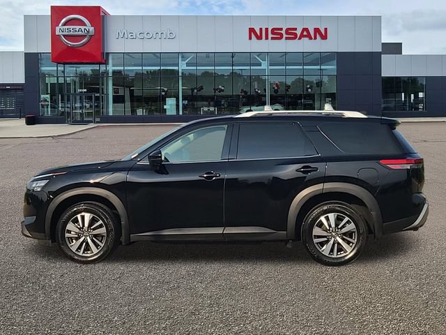 Used 2025 Nissan Pathfinder SL AWD/4WD image 4