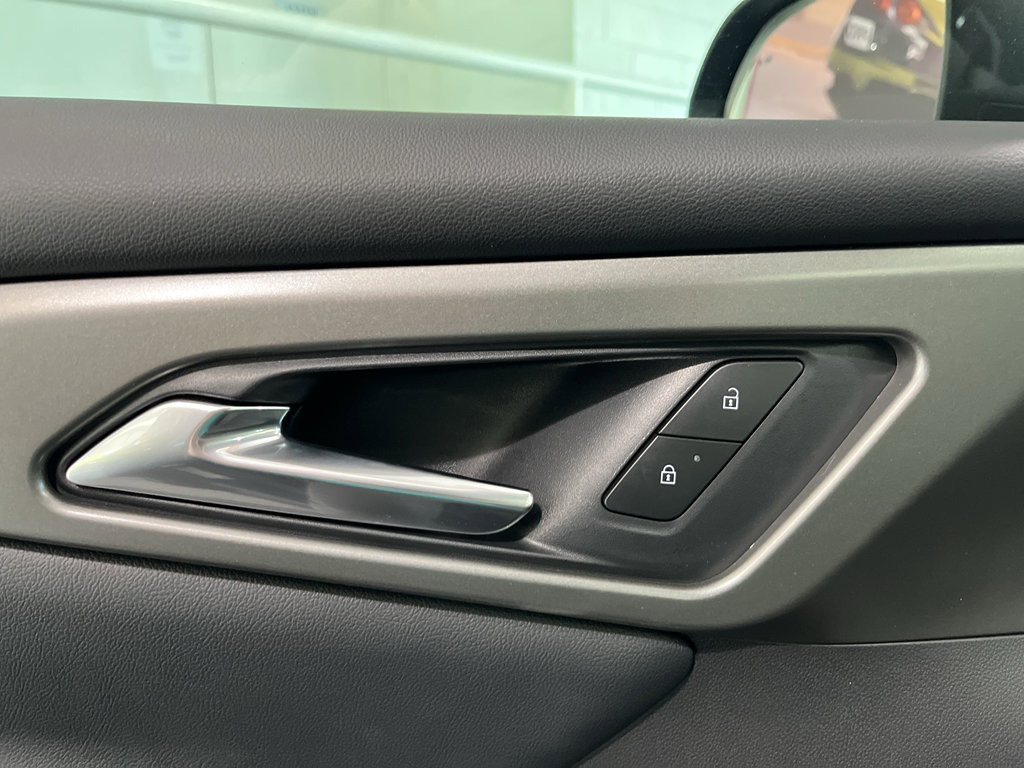 New 2026 Chevrolet Traverse LT FWD image 30