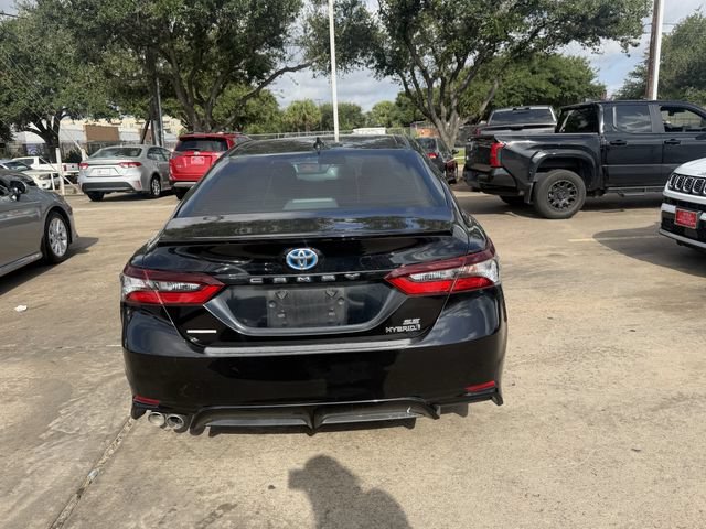 Used 2022 Toyota Camry SE FWD image 6