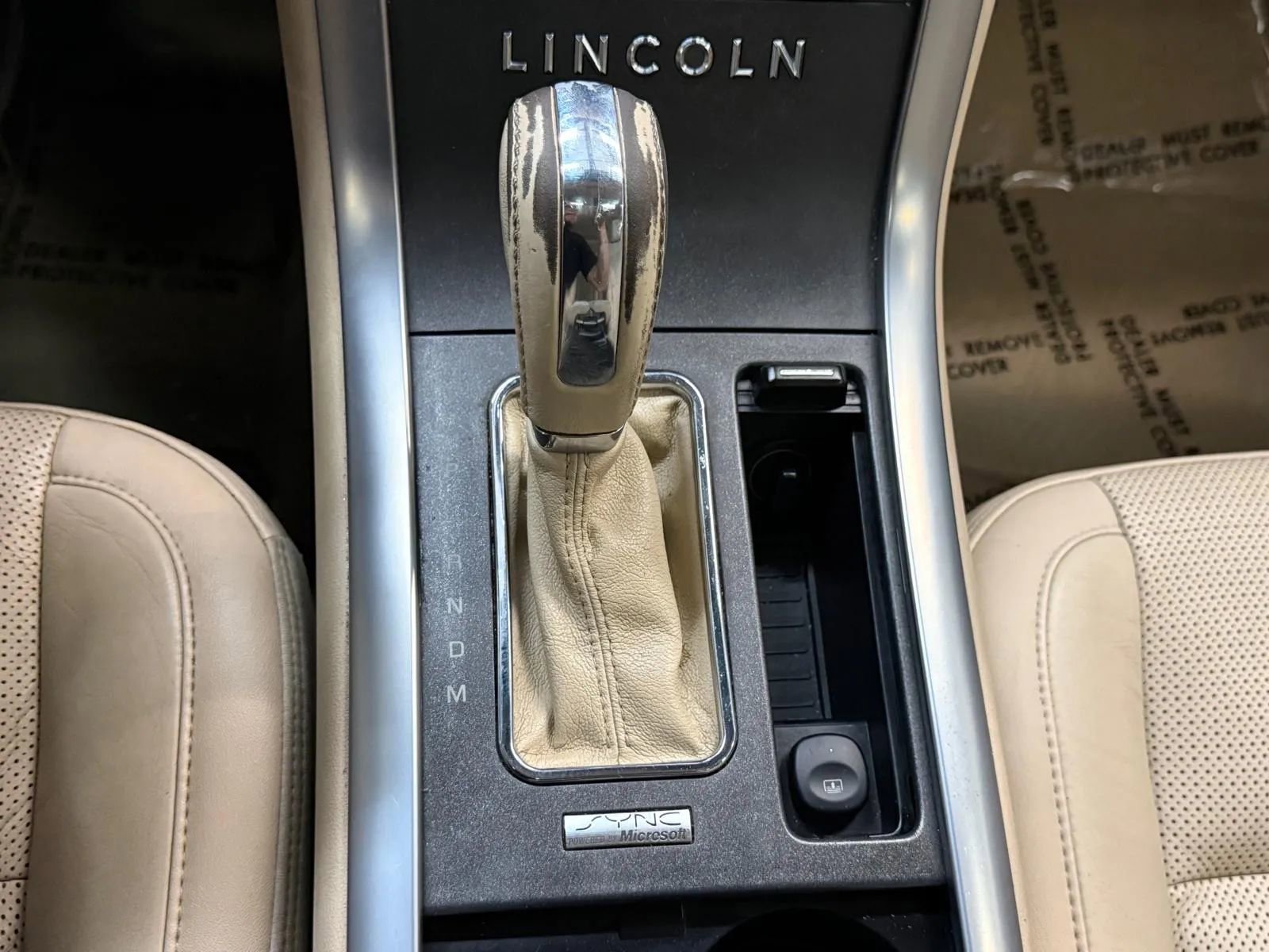 Used 2010 Lincoln MKS image 31