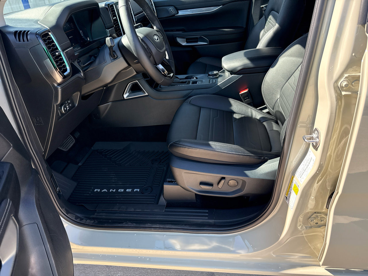 New 2025 Ford Ranger Lariat w/ FX4 Off-Road Package image 21