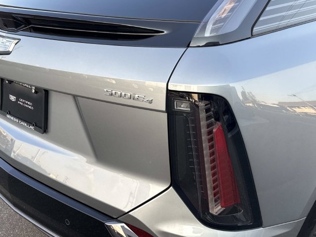 Certified 2025 Cadillac Optiq Sport 2 w/ LPO, Floor Liner Package AWD/4WD image 6