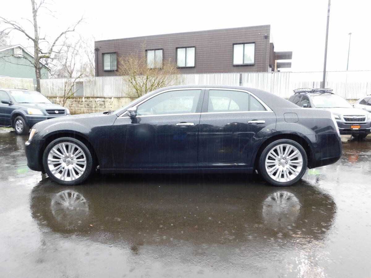Used 2013 Chrysler 300 C w/ Light Group RWD image 24