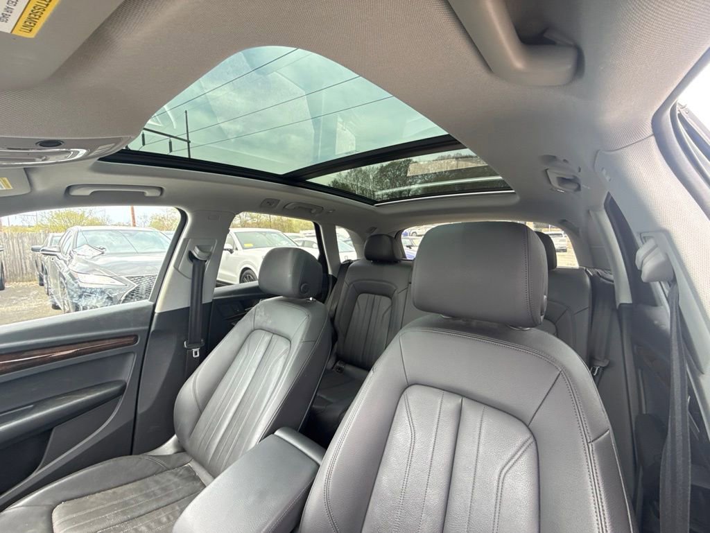 Used 2020 Audi Q5 2.0T Premium w/ Convenience Package AWD/4WD image 17