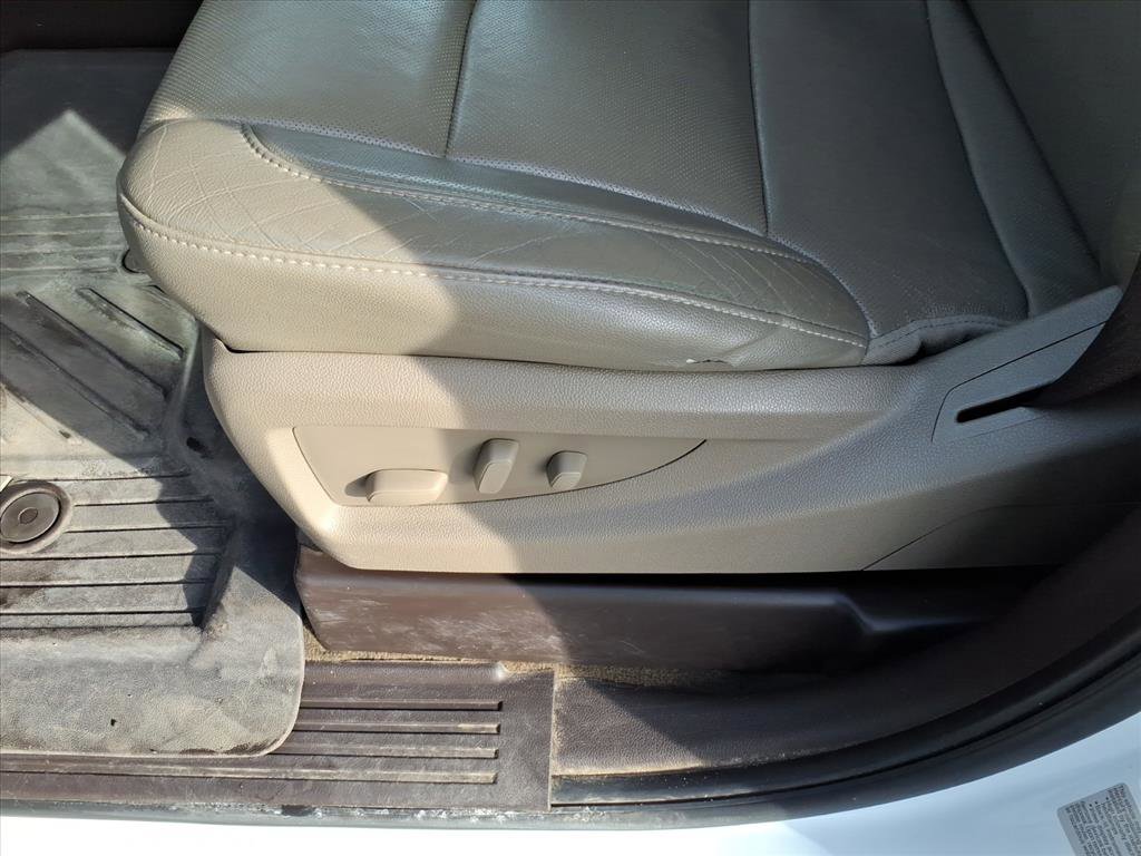 Used 2017 GMC Sierra 3500 SLT w/ Duramax Plus Package image 14