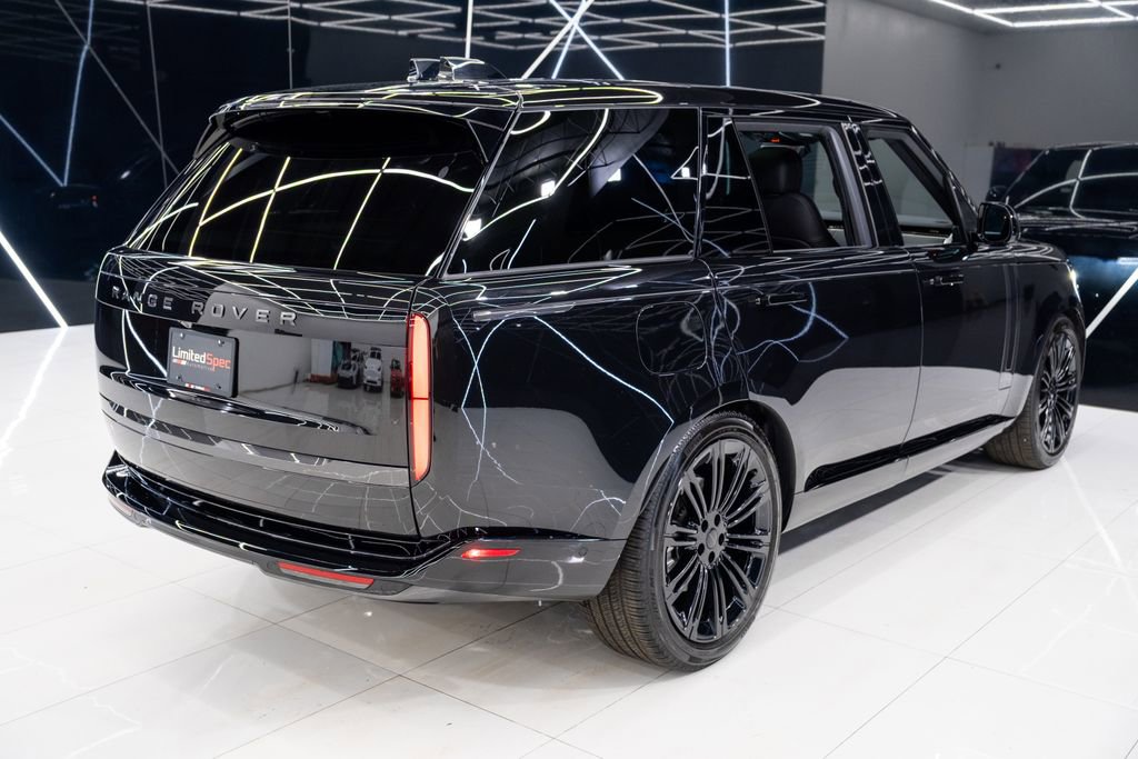 Used 2026 Land Rover Range Rover Long Wheelbase SE image 18
