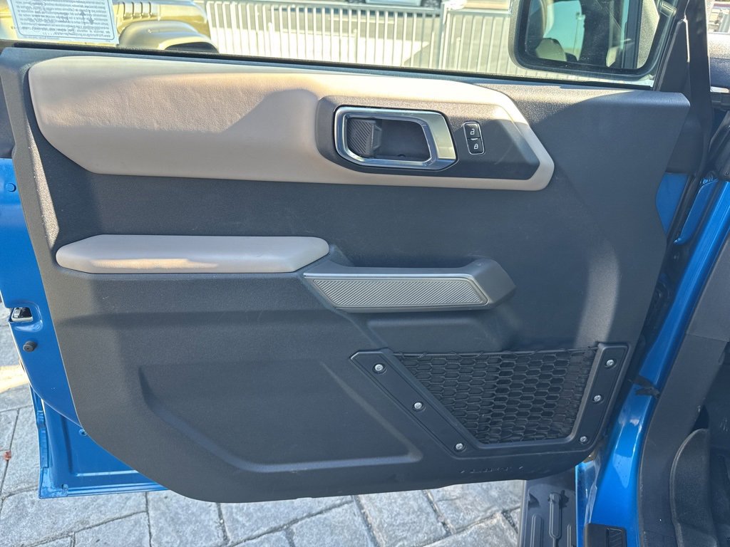 Used 2023 Ford Bronco Wildtrak image 14