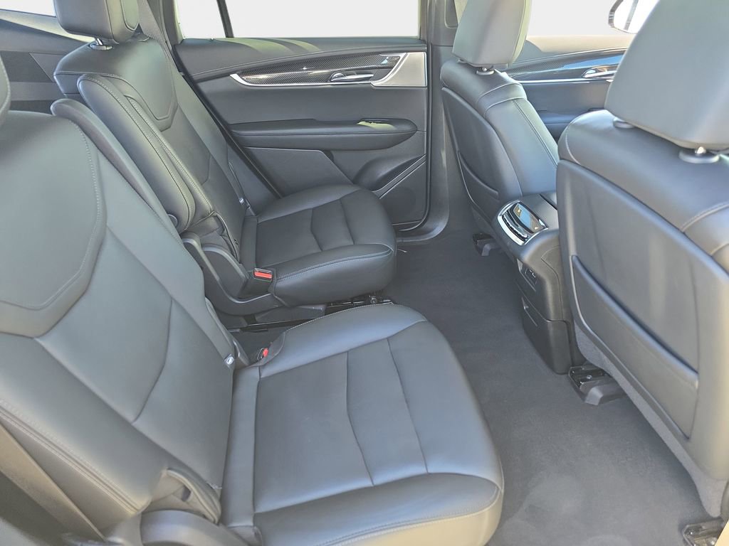 Used 2023 Cadillac XT6 Sport image 13