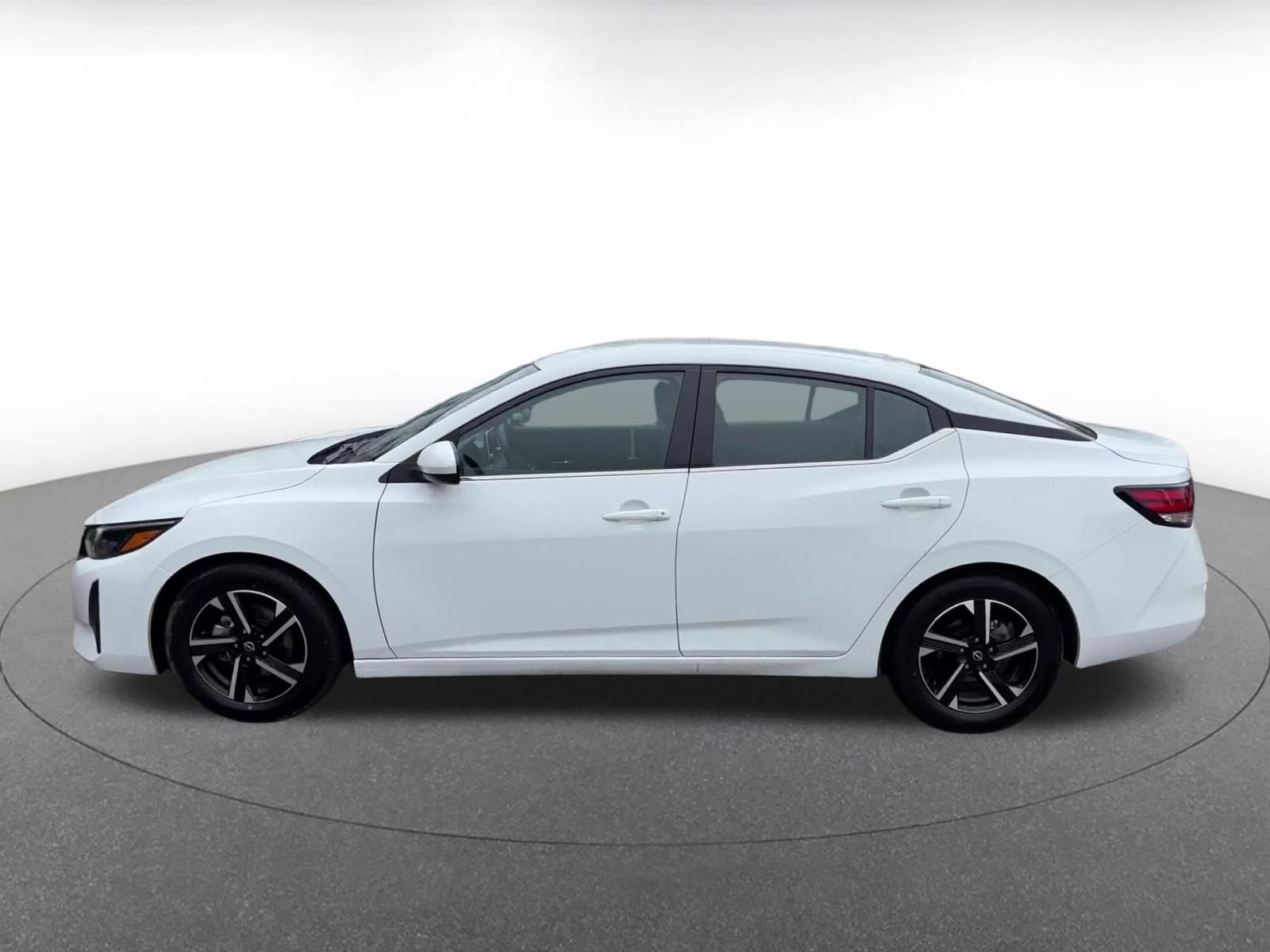 Used 2025 Nissan Sentra SV FWD image 8