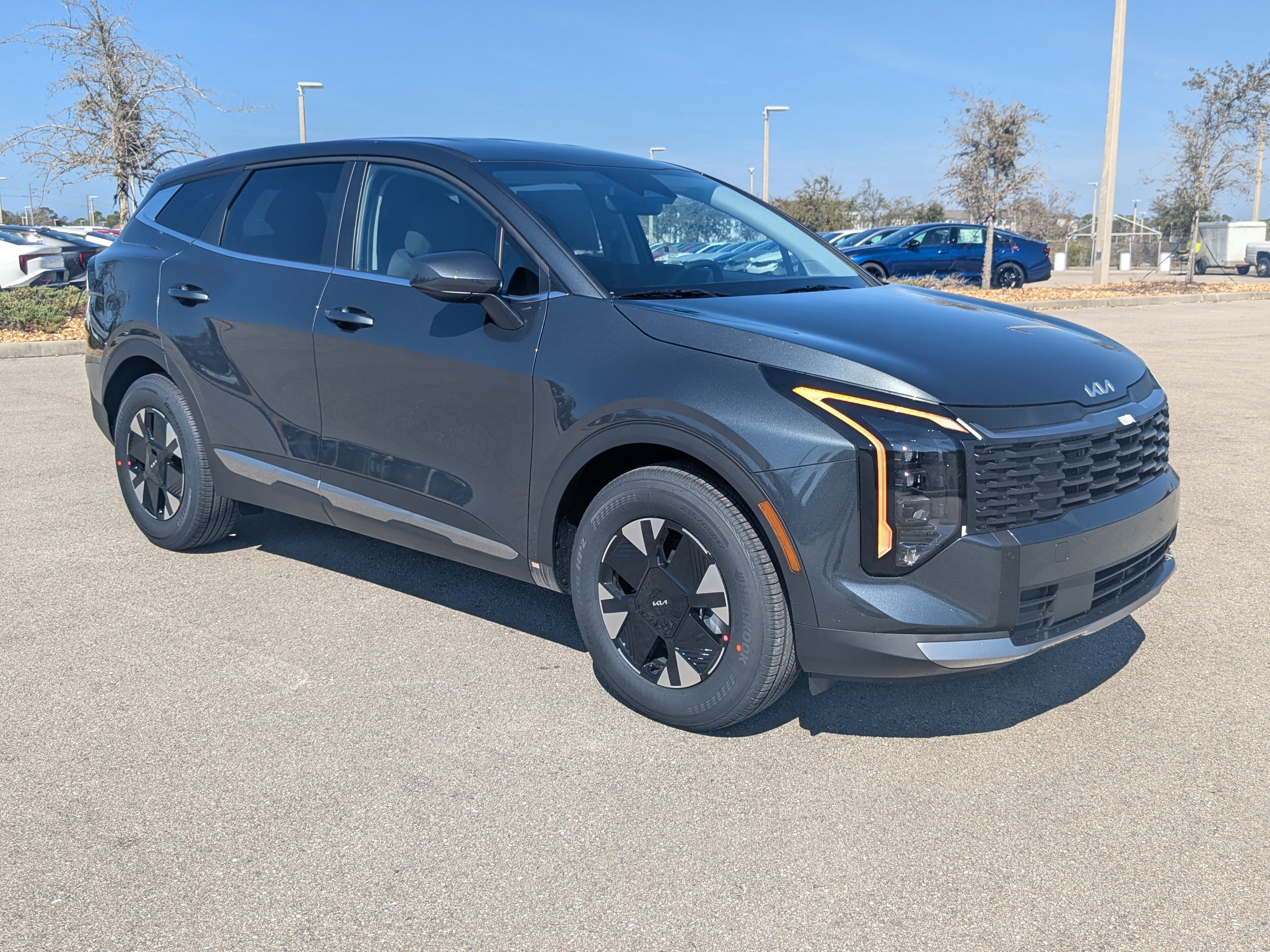 New 2026 Kia Sportage LX FWD image 2