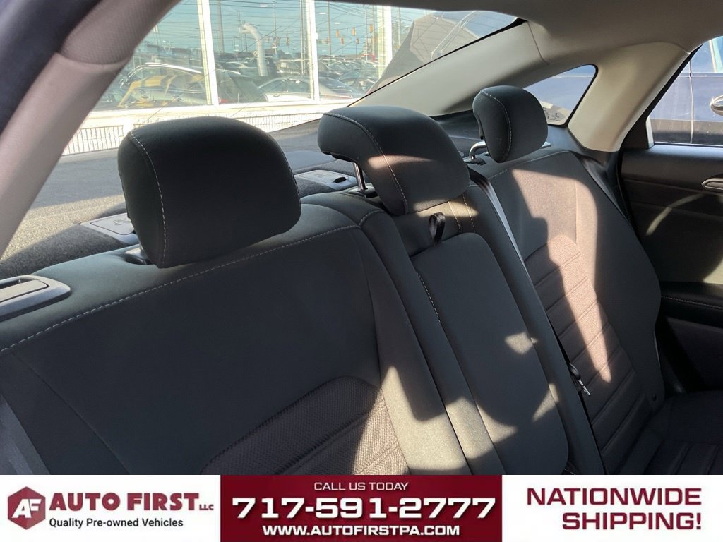 Used 2020 Ford Fusion SE FWD image 15