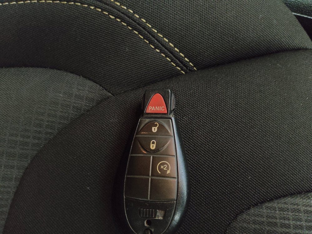 Used 2016 Jeep Cherokee Latitude w/ Cold Weather Group image 32