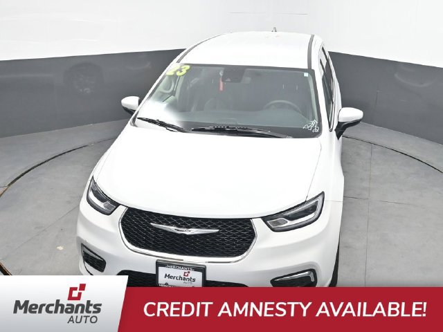 Used 2023 Chrysler Pacifica Touring-L AWD/4WD image 24