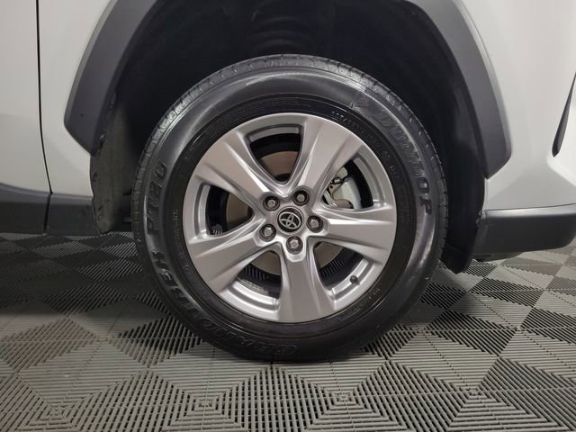 Used 2022 Toyota RAV4 XLE w/ Convenience Package FWD image 11