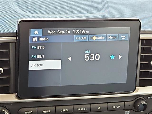 Used 2023 Hyundai Venue SEL FWD image 11