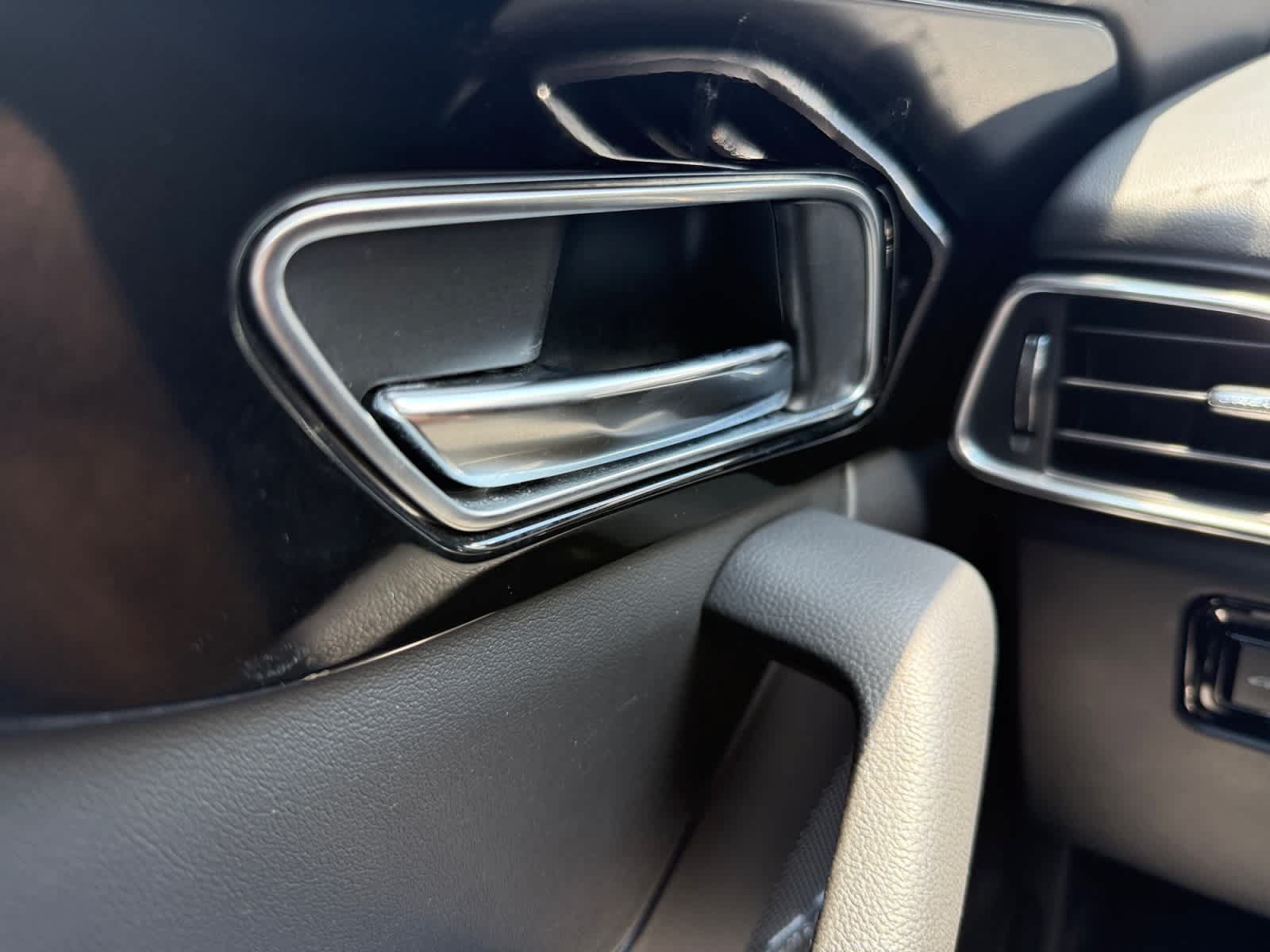Used 2020 Jaguar F-PACE Premium AWD/4WD image 28