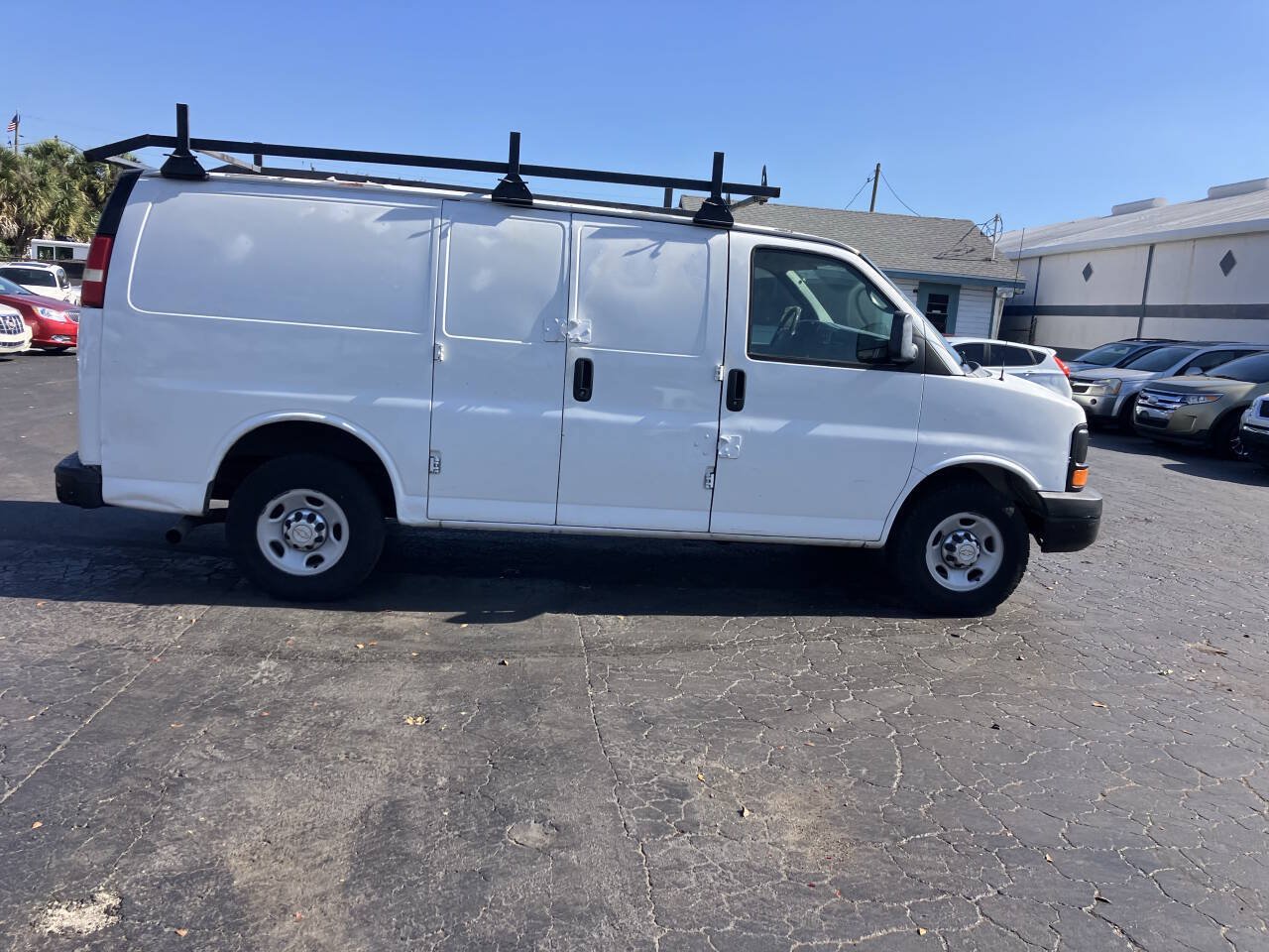 Used 2010 Chevrolet Express 2500 RWD image 13